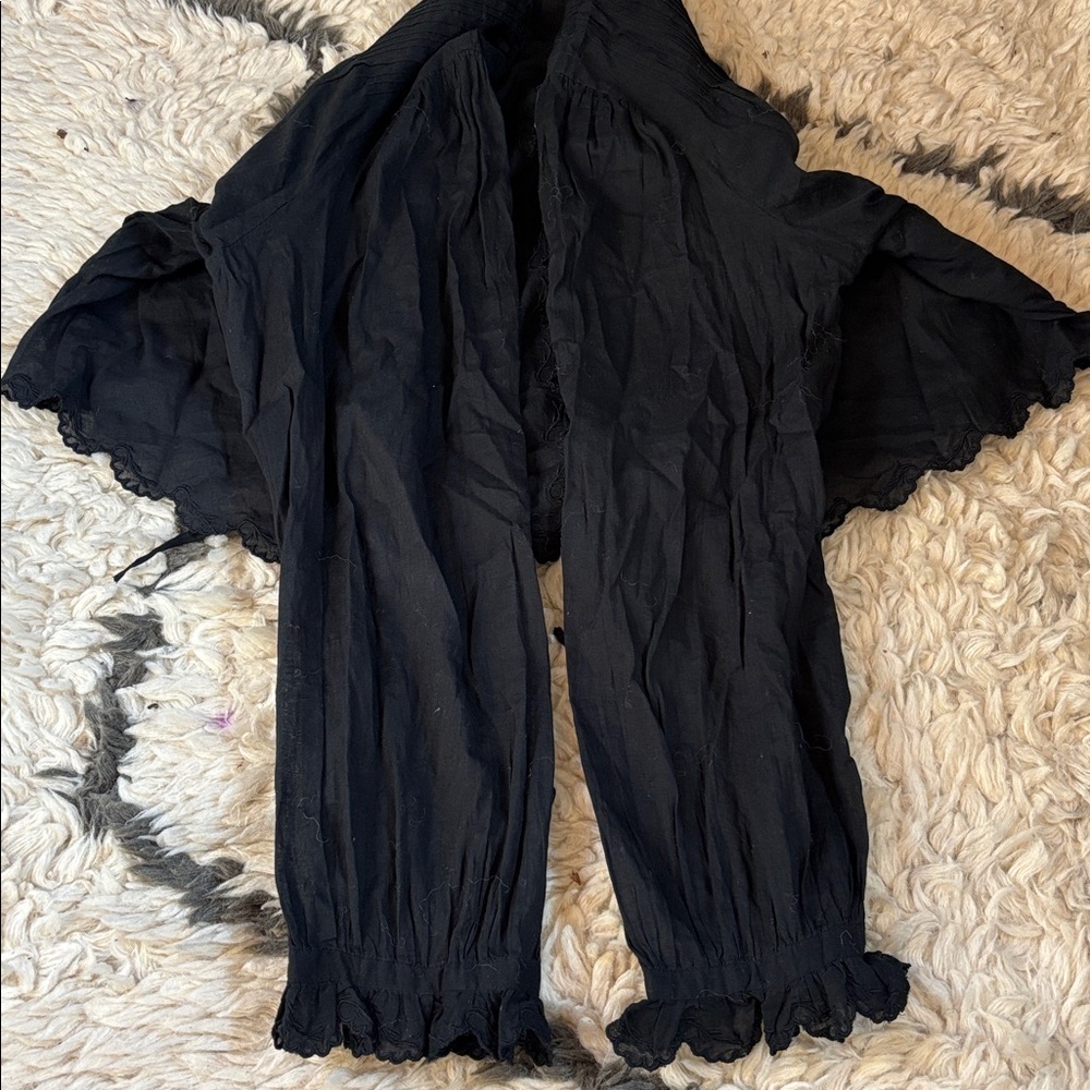 Doen Black Sheer Scalloped Button-Front Blouse - Picture 8 of 16